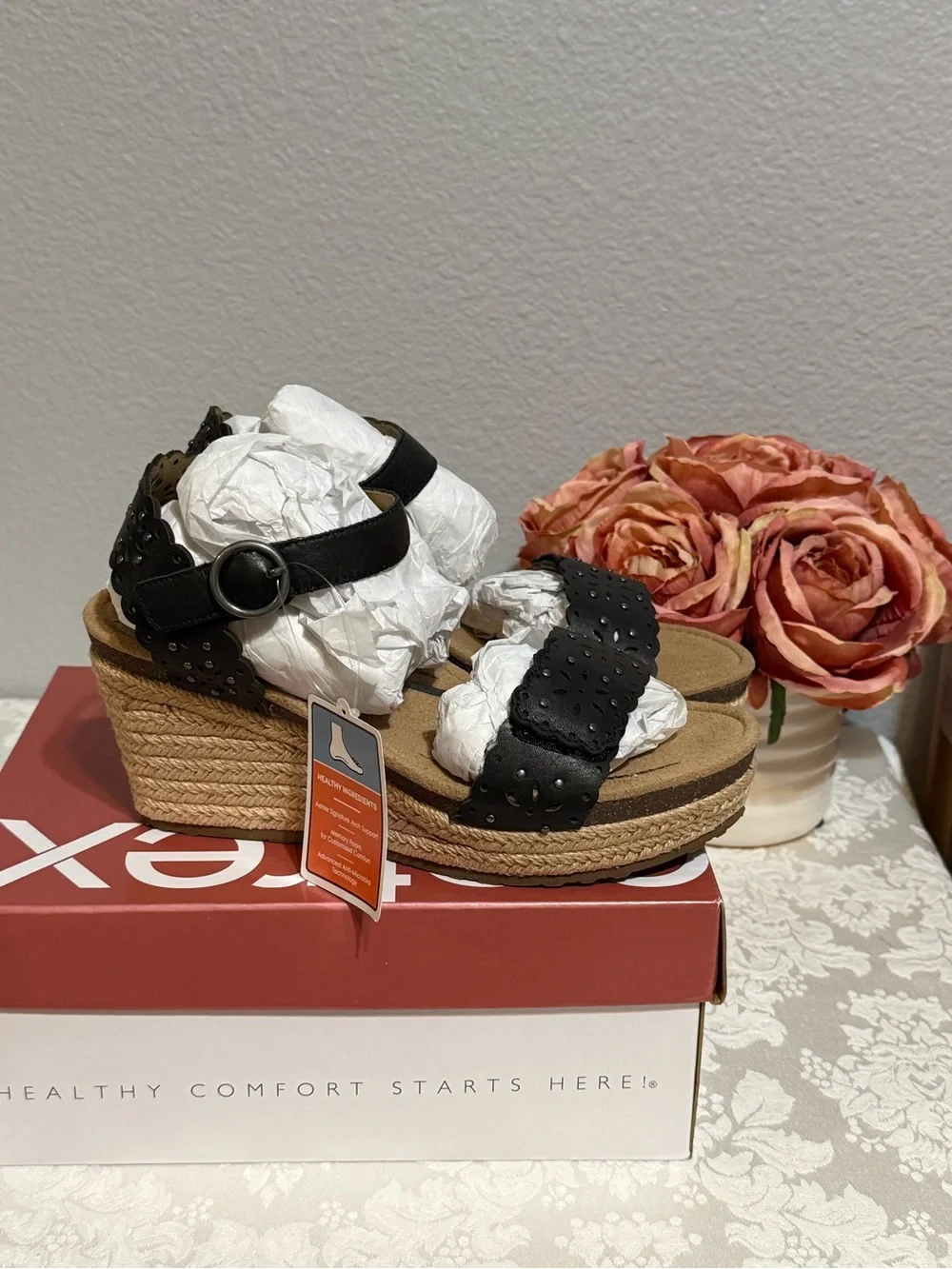Aetrex Sydney Wedges Heels Black Lace Stud Cutout Memory Foam Women’s 7.5 8 NWT